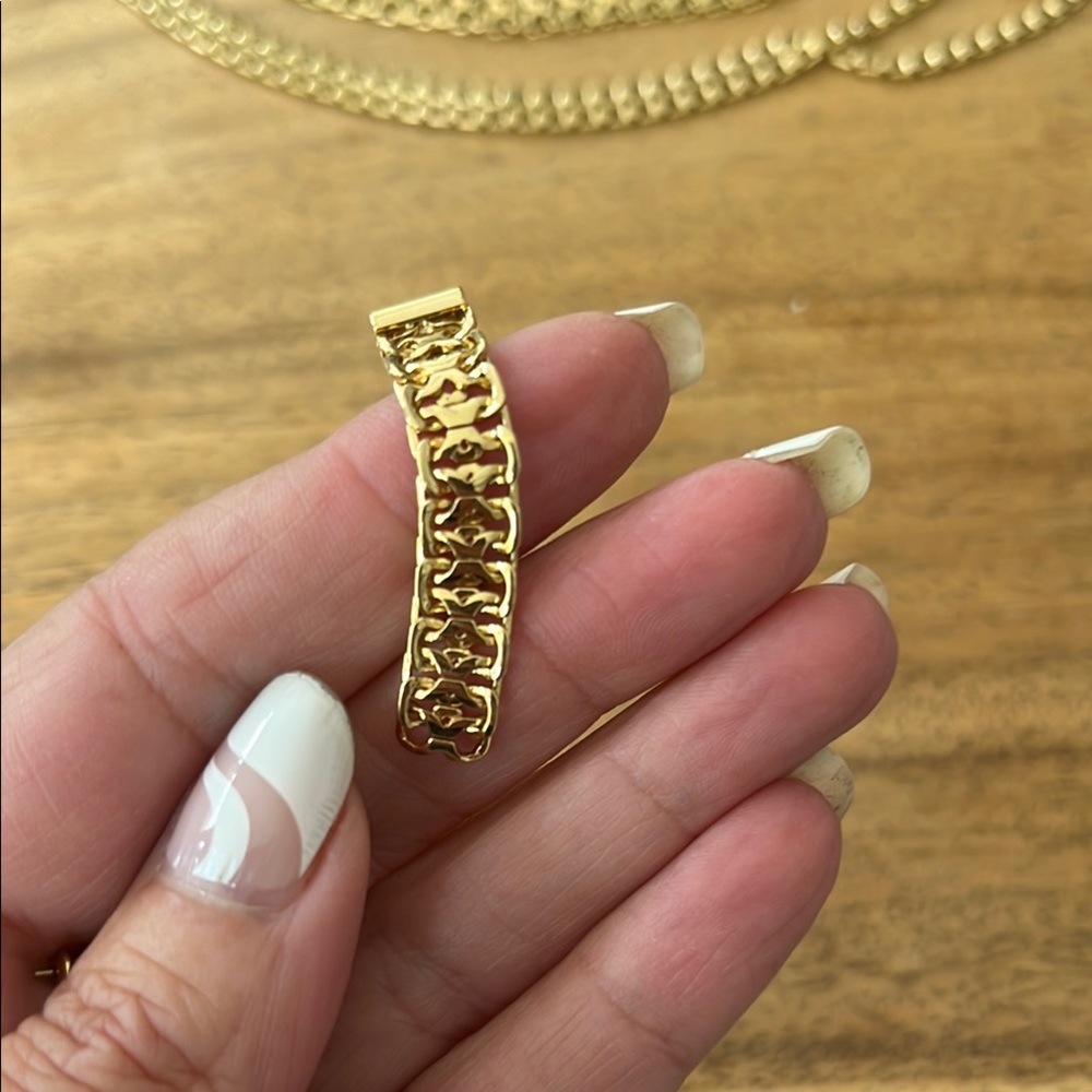 Estate Monet Lot Gold Thick Choker Matching Earrings and bonus long Chain - Picture 3 of 7